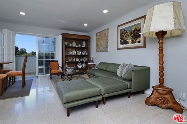 4140 Warner Boulevard 302, Burbank, CA 91505