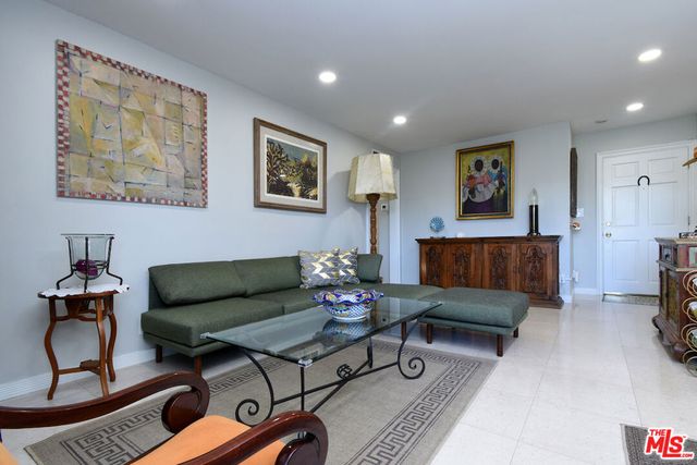 4140 Warner Boulevard 302, Burbank, CA 91505