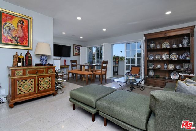 4140 Warner Boulevard 302, Burbank, CA 91505