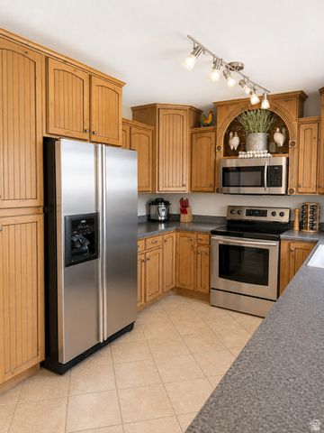 2010 W 12820 S, Riverton, UT 84065