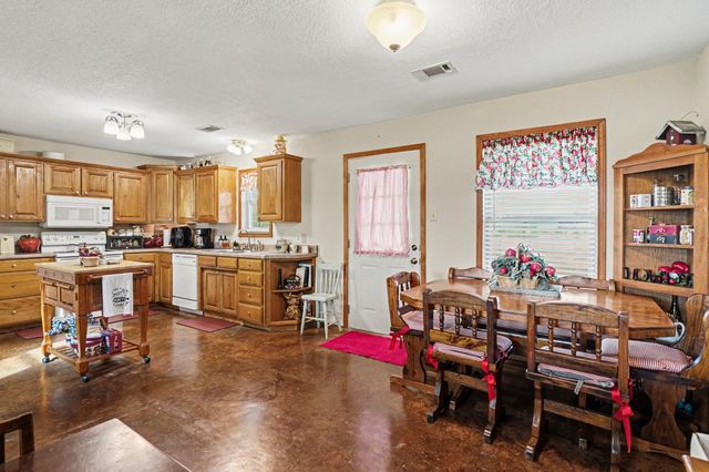 7445 County Road 305, Grandview, TX 76050