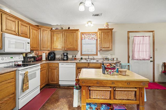 7445 County Road 305, Grandview, TX 76050