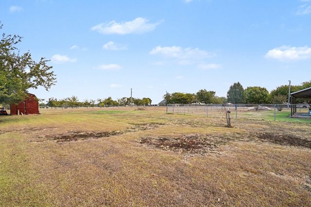 7445 County Road 305, Grandview, TX 76050