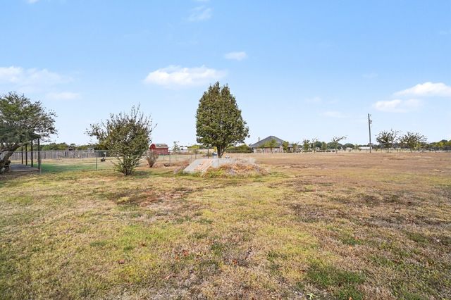 7445 County Road 305, Grandview, TX 76050