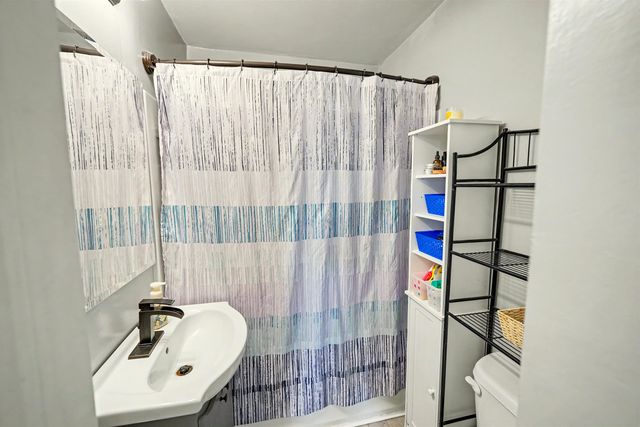 404 E Claflin Ave, Salina, KS 67401