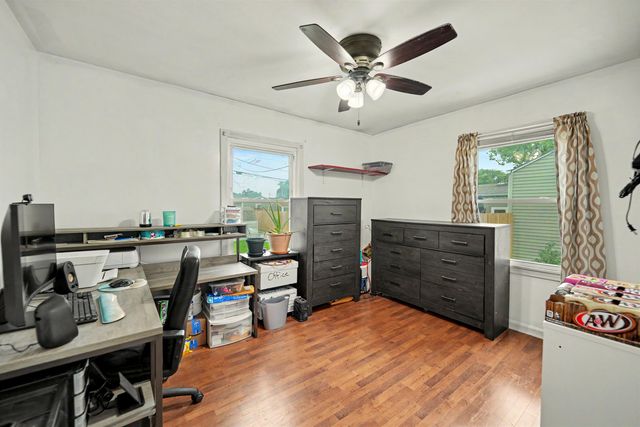 404 E Claflin Ave, Salina, KS 67401