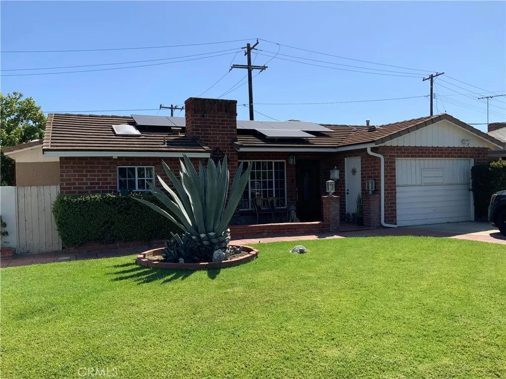 8708 Cherokee, Downey, CA 90241