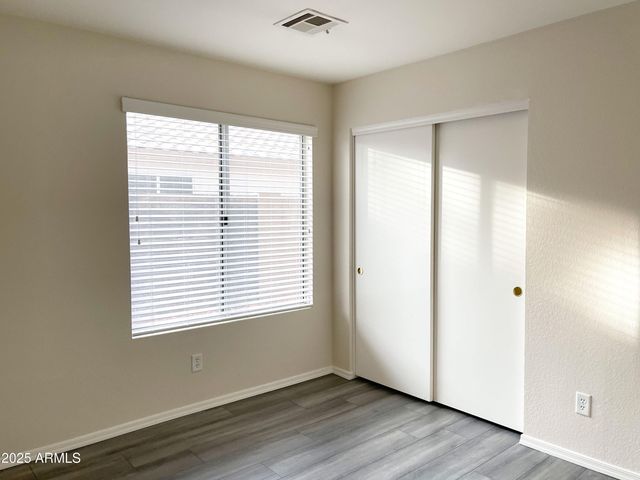 6926 W Via Del Sol Drive, Glendale, AZ 85310