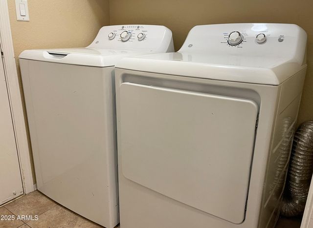 6926 W Via Del Sol Drive, Glendale, AZ 85310