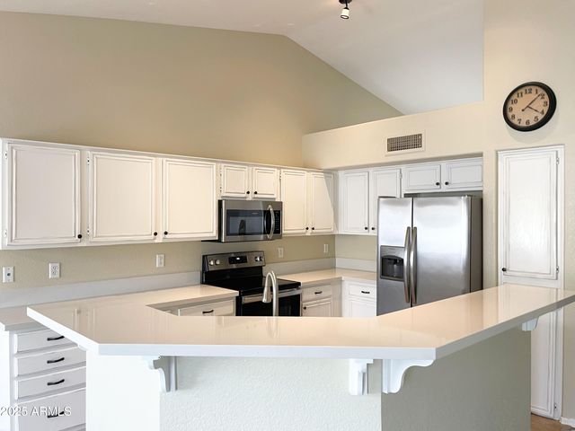 6926 W Via Del Sol Drive, Glendale, AZ 85310