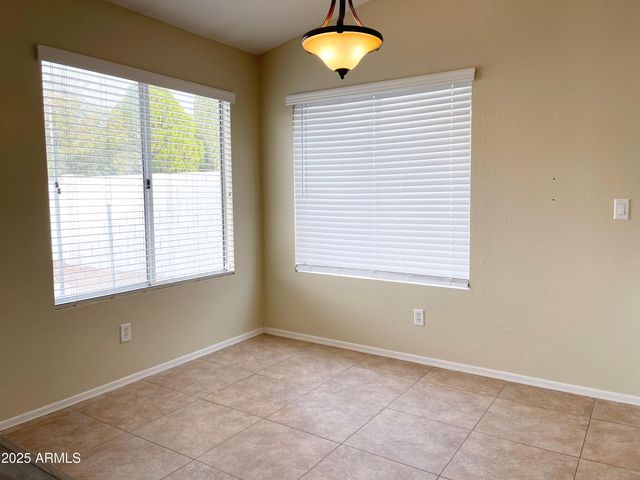 6926 W Via Del Sol Drive, Glendale, AZ 85310