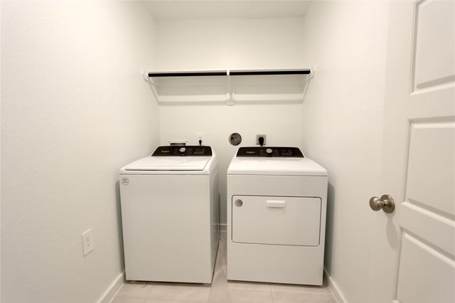 6686 Lahna Oak Drive, Conroe, TX 77304