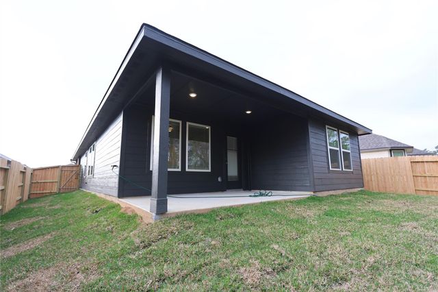 6686 Lahna Oak Drive, Conroe, TX 77304