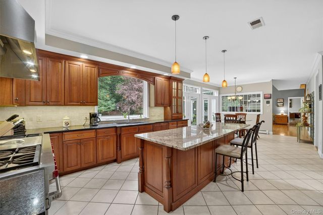 4 Pearl Court, Katonah, NY 10536