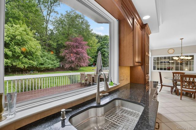 4 Pearl Court, Katonah, NY 10536