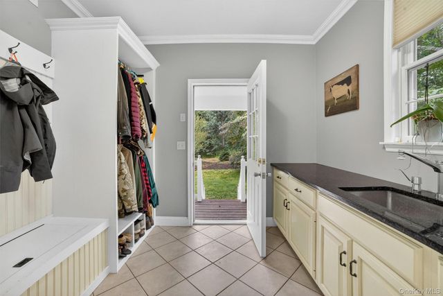 4 Pearl Court, Katonah, NY 10536