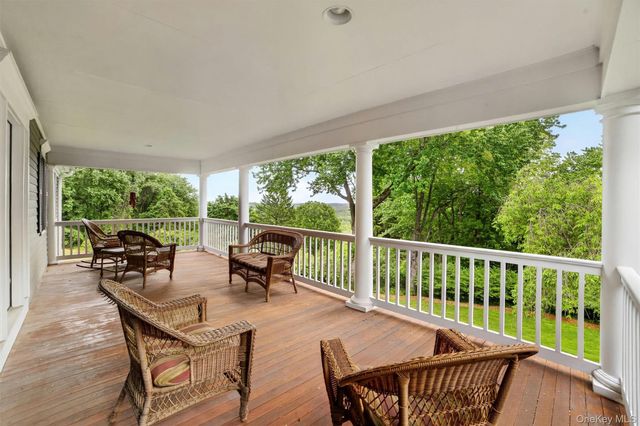 4 Pearl Court, Katonah, NY 10536