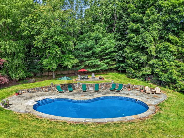 4 Pearl Court, Katonah, NY 10536
