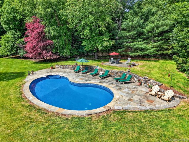 4 Pearl Court, Katonah, NY 10536