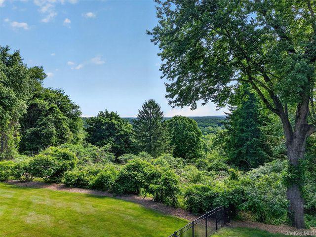 4 Pearl Court, Katonah, NY 10536