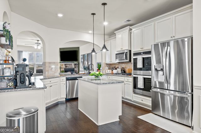 172 Maple Hill Drive, Newnan, GA 30265