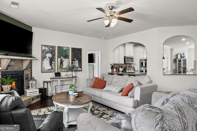 172 Maple Hill Drive, Newnan, GA 30265
