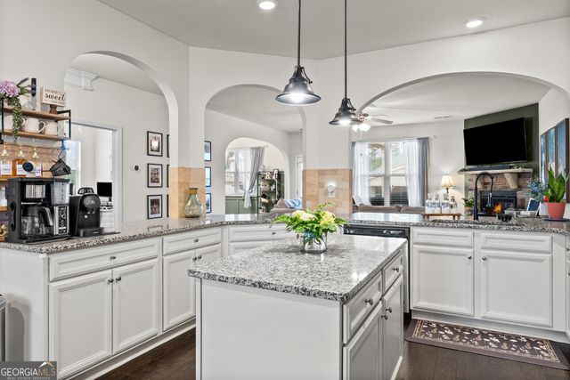 172 Maple Hill Drive, Newnan, GA 30265