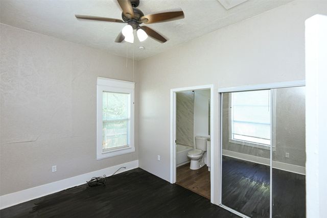 1513 South Freeway, Fort Worth, TX 76104