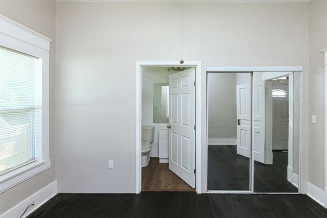 1513 South Freeway, Fort Worth, TX 76104
