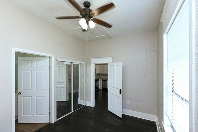 1513 South Freeway, Fort Worth, TX 76104