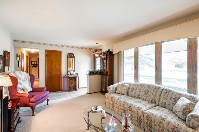 3351 Moraine DRIVE, Hubertus, WI 53033