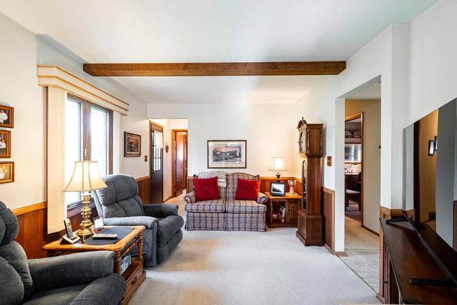 3351 Moraine DRIVE, Hubertus, WI 53033