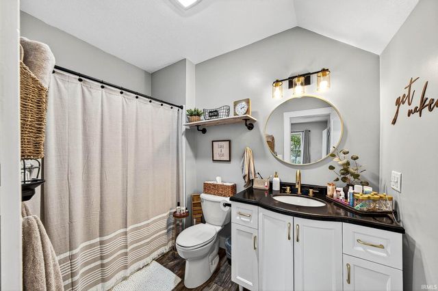 525 S main Street, Middlebury, IN 46540