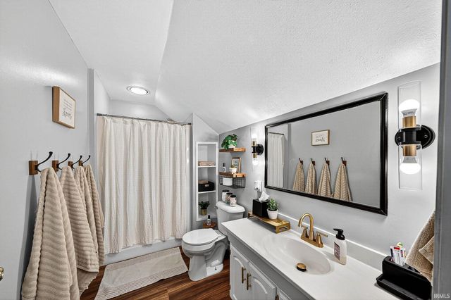 525 S main Street, Middlebury, IN 46540