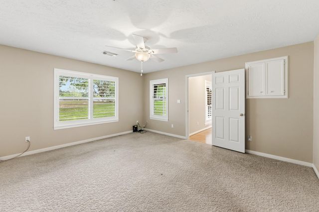 1106 Lakeside Drive, Huntsville, TX 77320