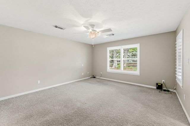 1106 Lakeside Drive, Huntsville, TX 77320