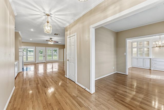 1106 Lakeside Drive, Huntsville, TX 77320