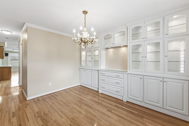 1106 Lakeside Drive, Huntsville, TX 77320