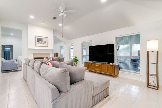 3228 Riverwood Drive, Fort Worth, TX 76116