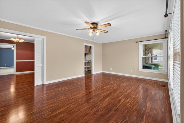 126 Armory Dr, Lewisburg, TN 37091