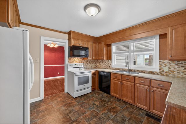 126 Armory Dr, Lewisburg, TN 37091