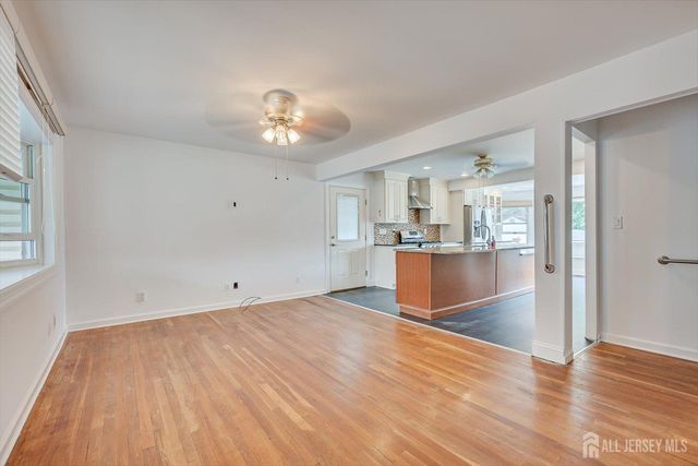 15 Lowell Street, Iselin, NJ 08830