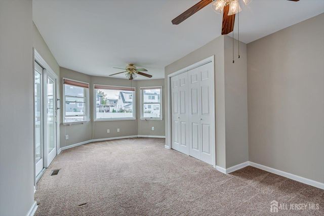 15 Lowell Street, Iselin, NJ 08830