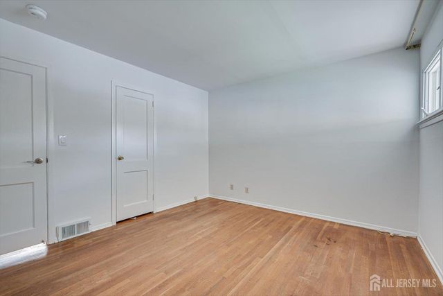 15 Lowell Street, Iselin, NJ 08830