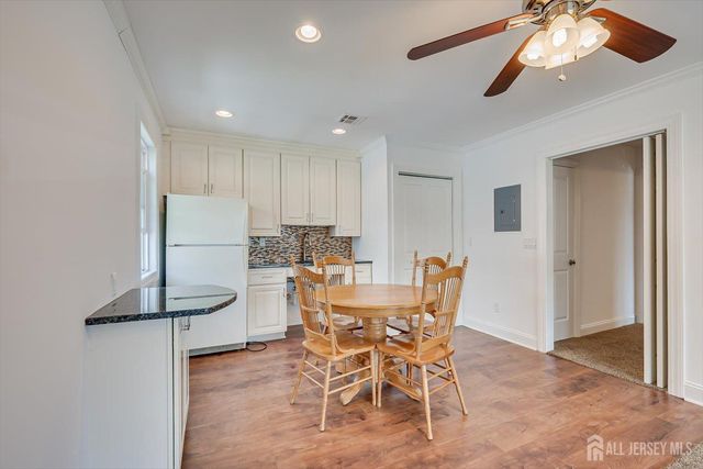 15 Lowell Street, Iselin, NJ 08830