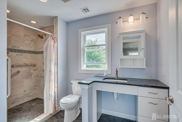 15 Lowell Street, Iselin, NJ 08830