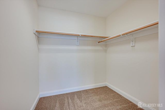 15 Lowell Street, Iselin, NJ 08830