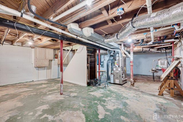 15 Lowell Street, Iselin, NJ 08830