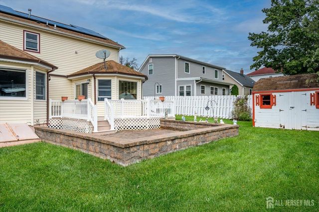 15 Lowell Street, Iselin, NJ 08830