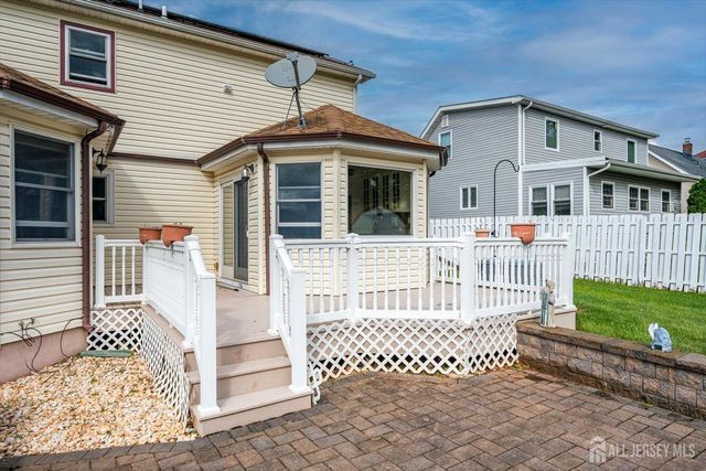 15 Lowell Street, Iselin, NJ 08830